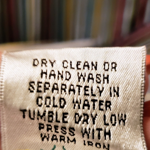 Bugatchi Man's Shirt in a rich multi-color pinstripe on black, size Large. - Picture 6 of 6